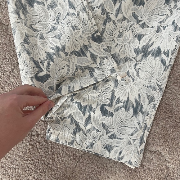 Athleta Trekkie Convertible Hike Pant Size 10 T Bloom Magnolia White #988053 - Picture 3 of 12